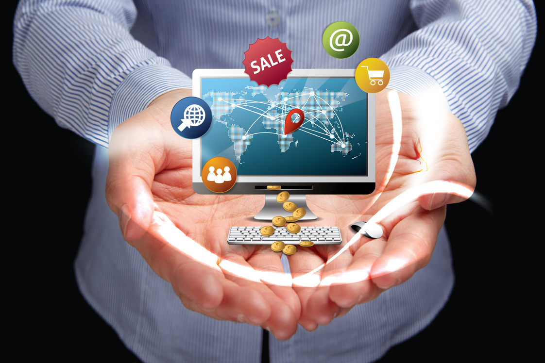 hand presenting e-commerce concept